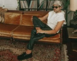 F9779 Black Faux Suede D-Ring Interlace Creeper Womens