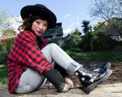 T2218 CLEARANCE Leather Flowers Boots